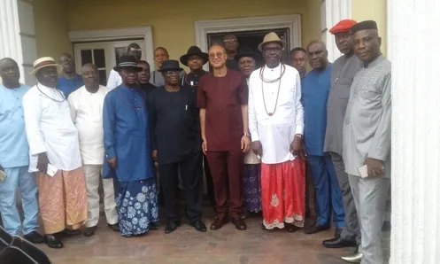 Professor Pat Utomi in a group picture with members of Urhobo Social Club Lagos