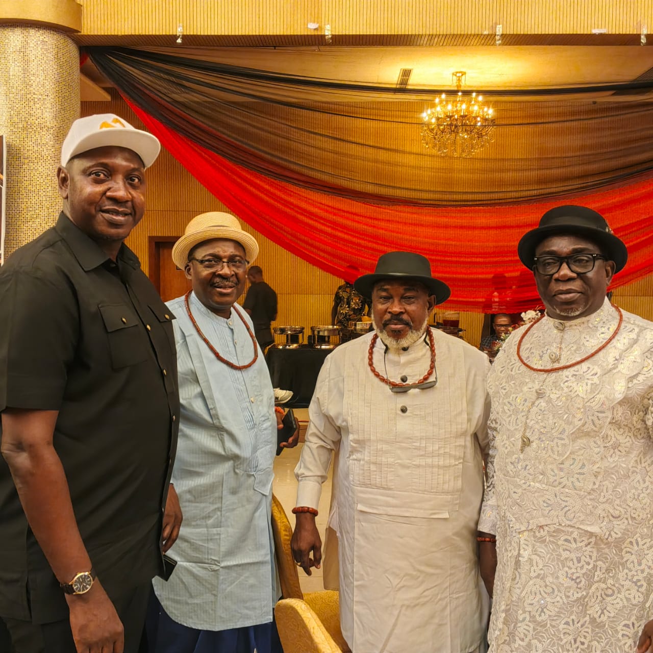 Members of the Urhobo Social Club Lagos together on a social outing